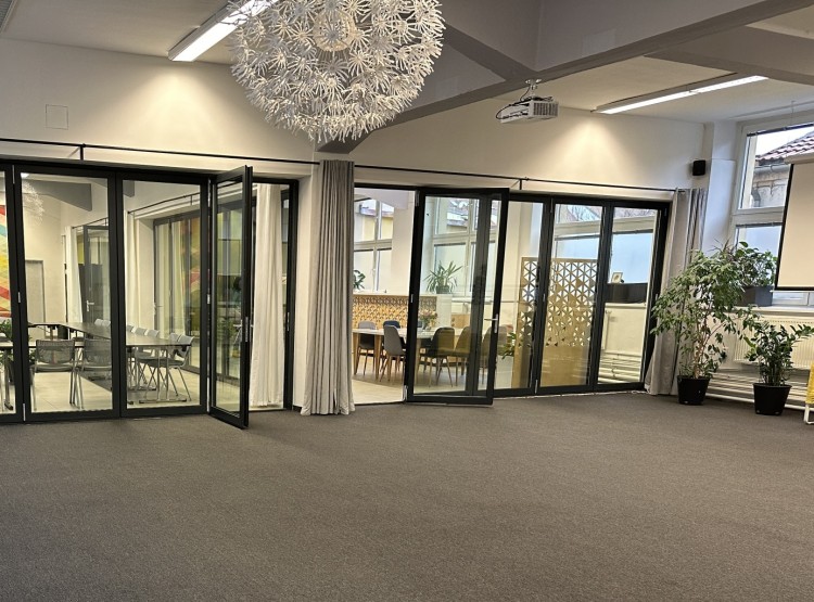 Sál Galerie v Riegrově 51 prošel rekonstrukcí